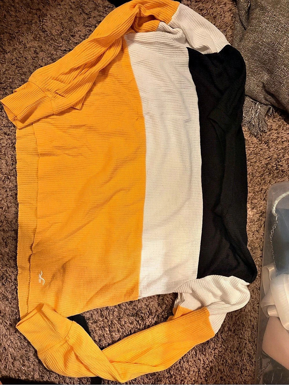 Hollister Colorblock Waffle Knit Boyfriend Tee yellow & Black XS